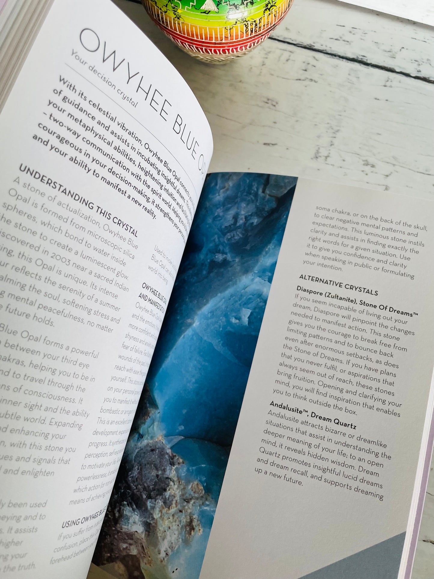Manifesting with Crystals