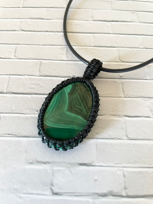 Macrame Pendant ~ Malachite