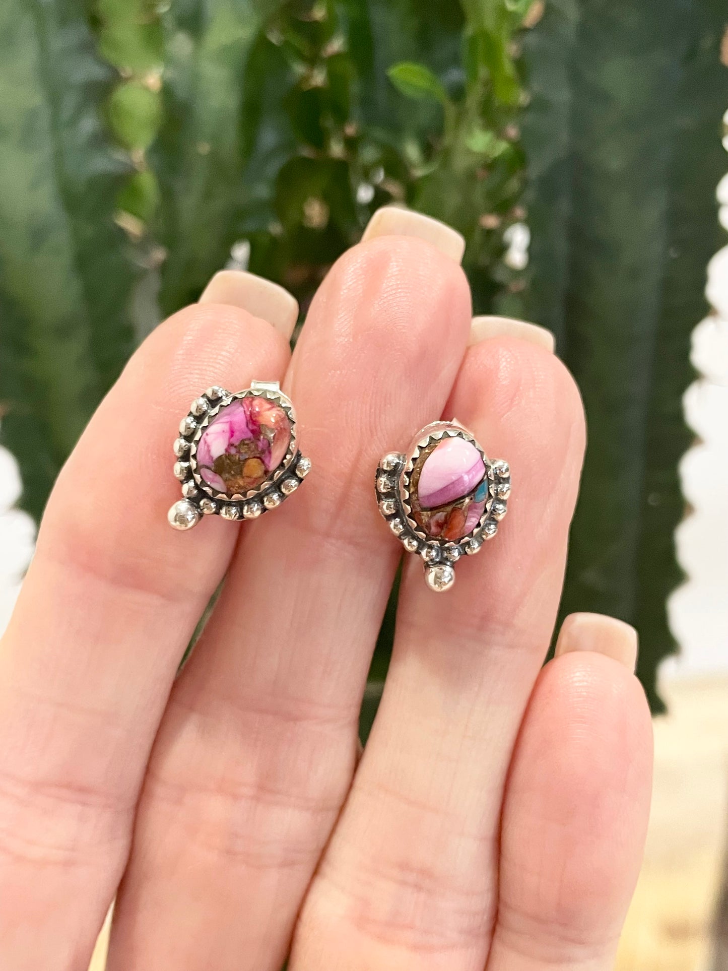 Fuchsia Spiny Oyster Posts