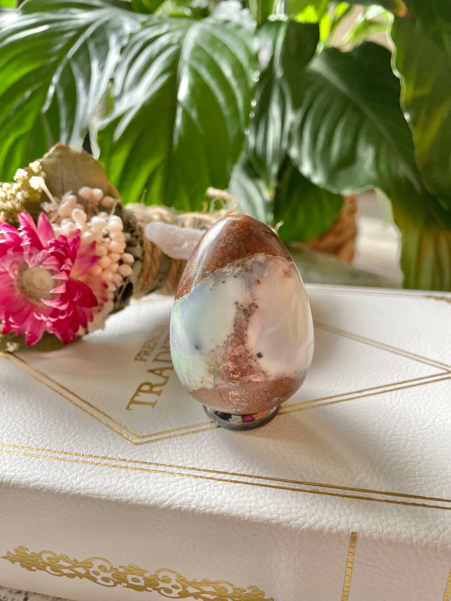 Chrysoprase Egg with holder