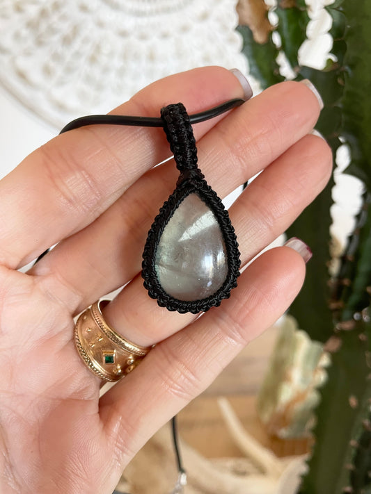 Macrame Pendant ~ Fluorite