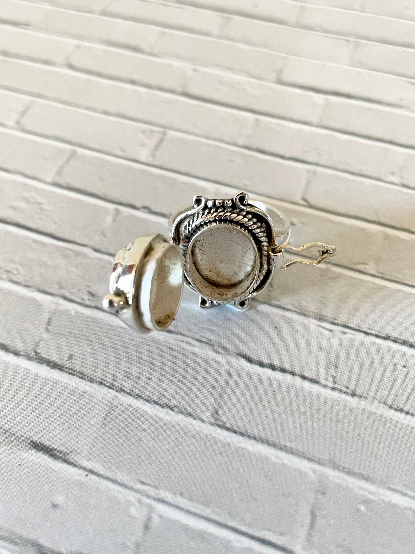 Citrine Poison Locket ring ~ size 6