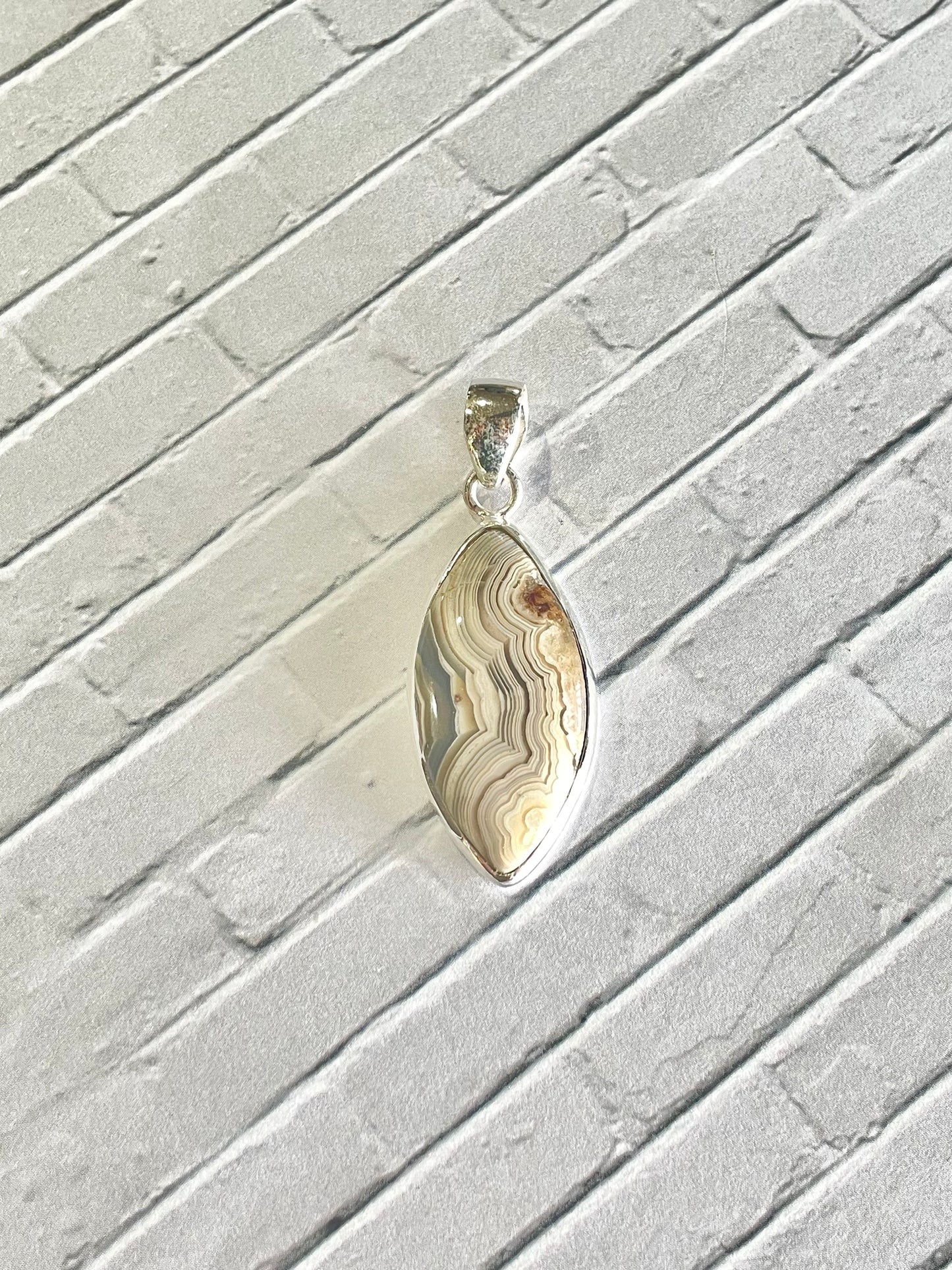 Mexican Laguna Lace Agate Pendant