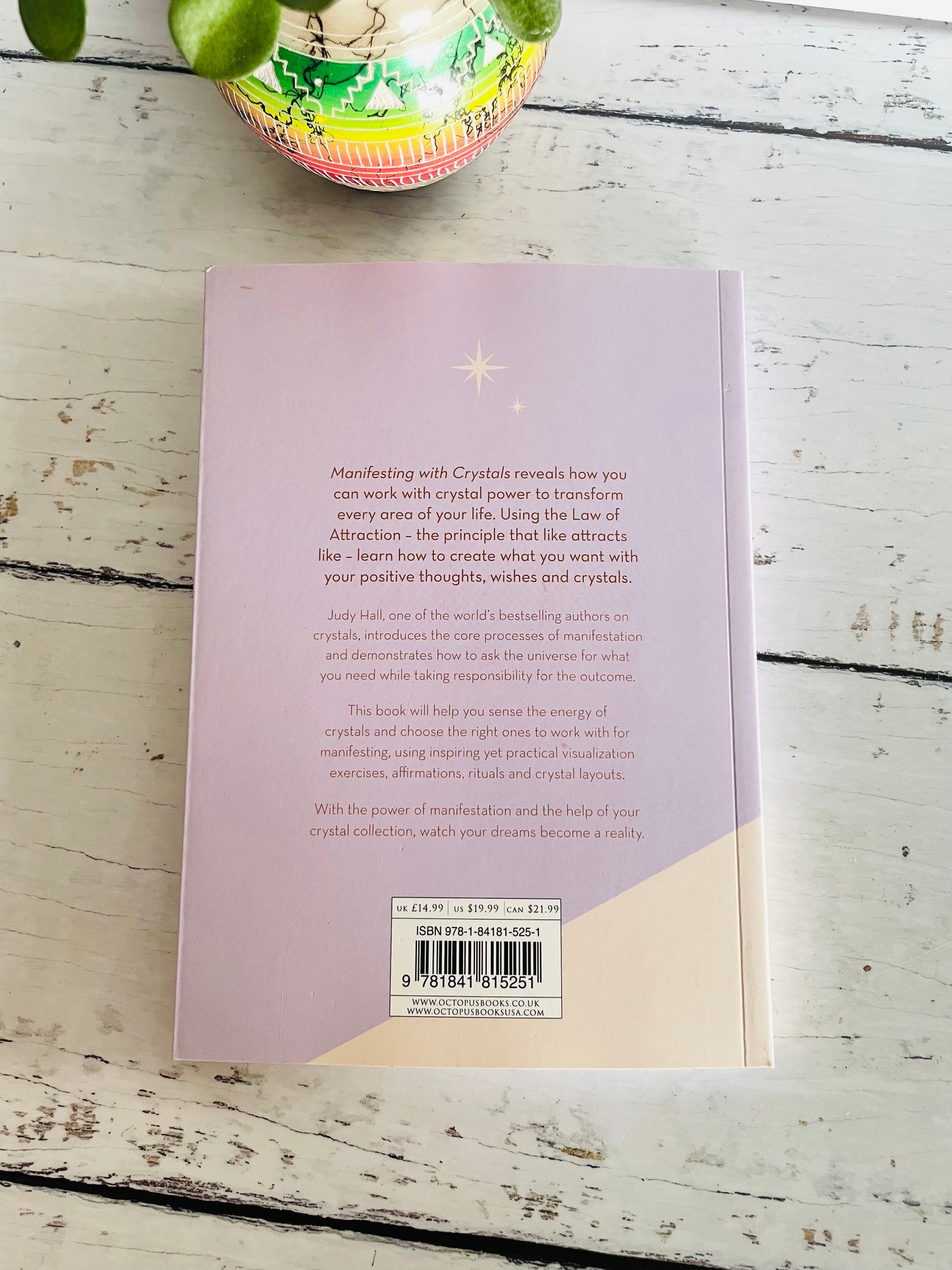 Manifesting with Crystals