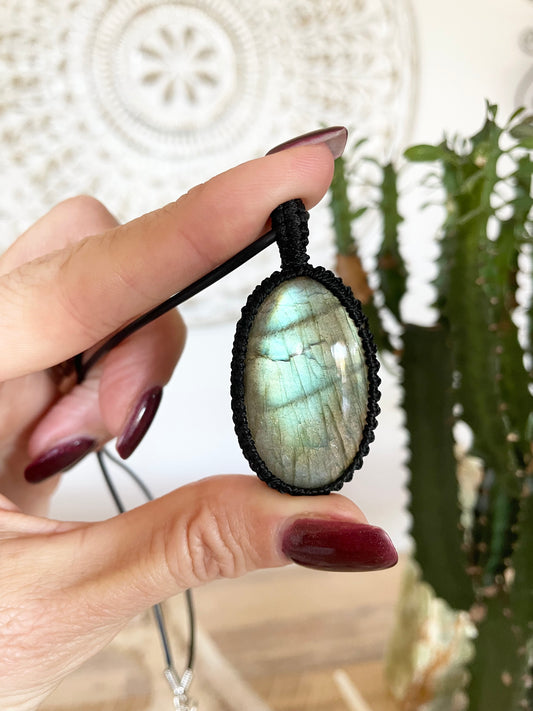 Macrame Pendant ~ Labradorite