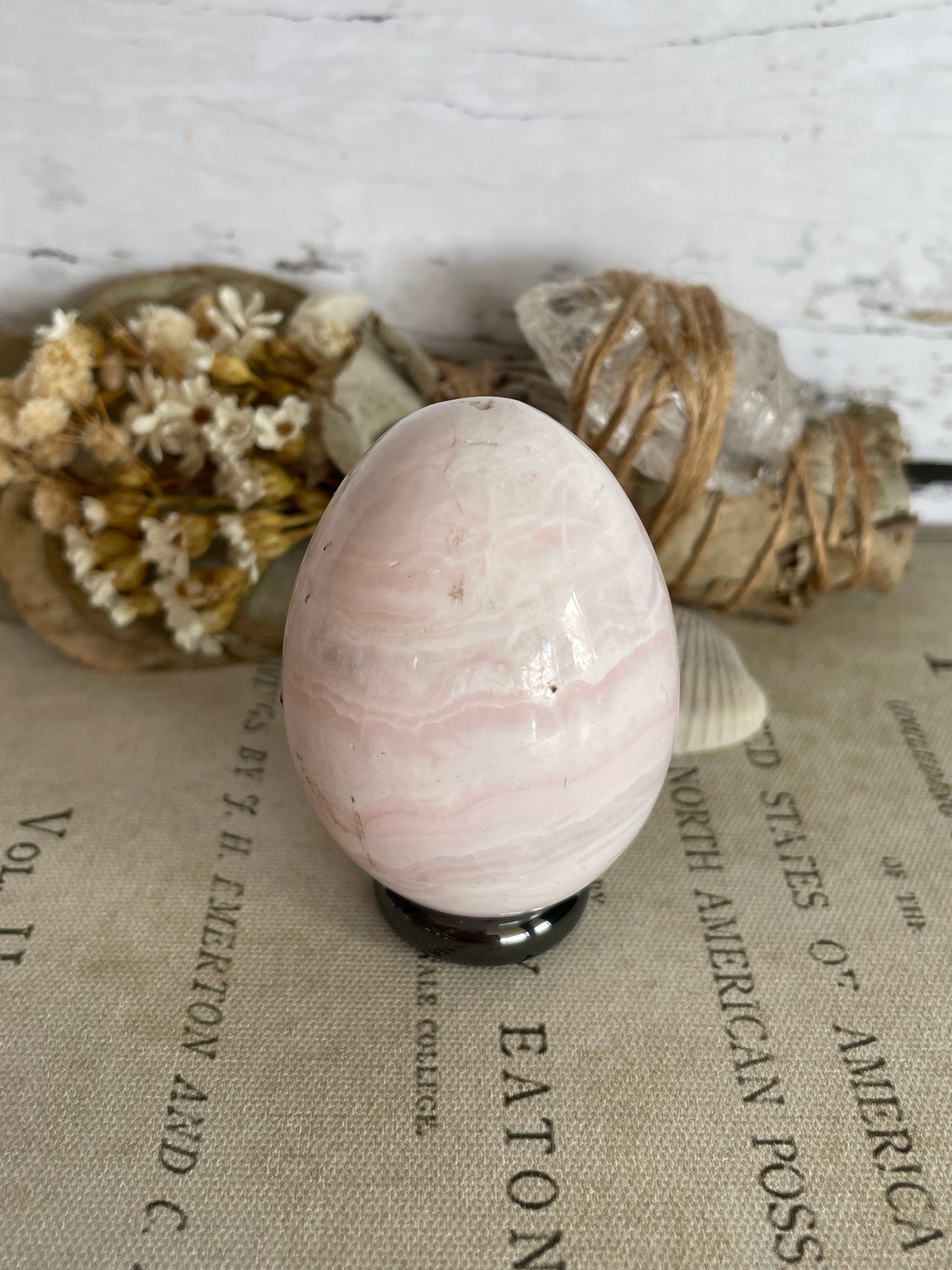 Mangano Calcite Egg with holder