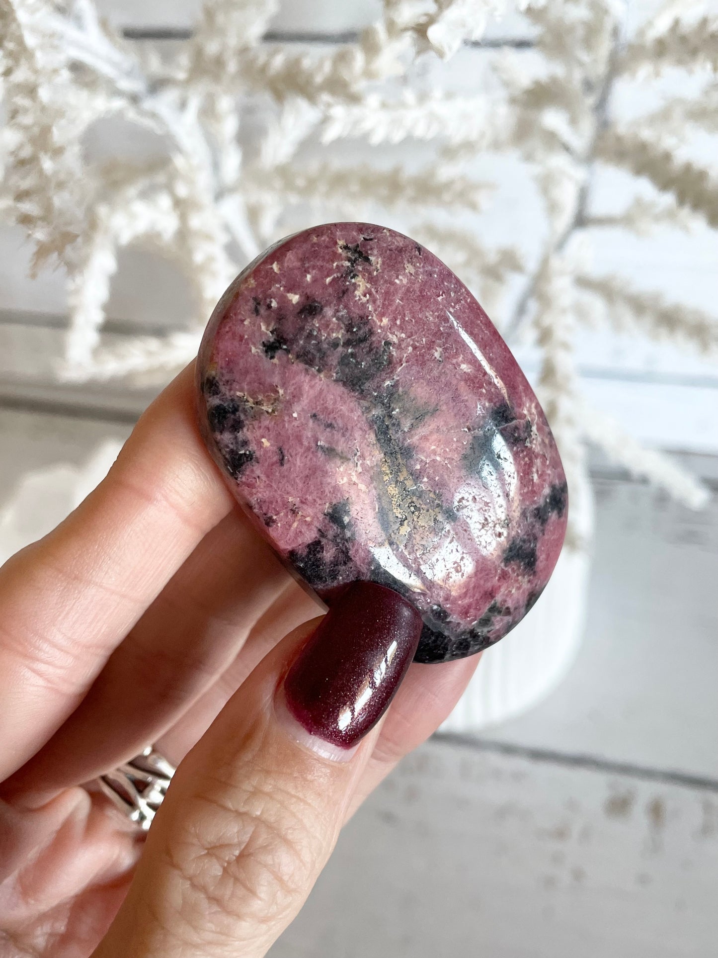 Rhodonite Pillow / Palm Stone