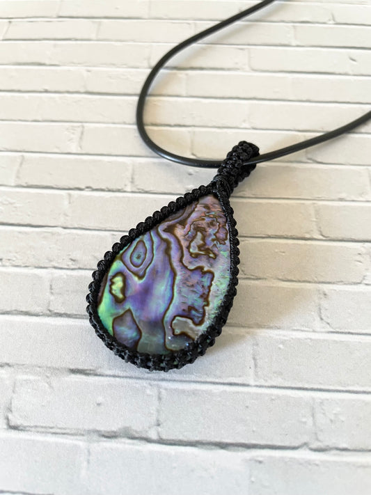 Macrame Pendant ~ Abalone