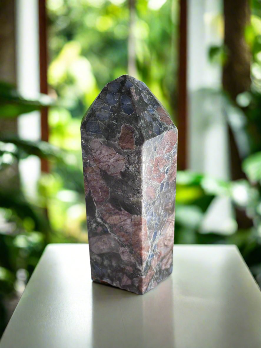 Que Sera / Llanite Generator