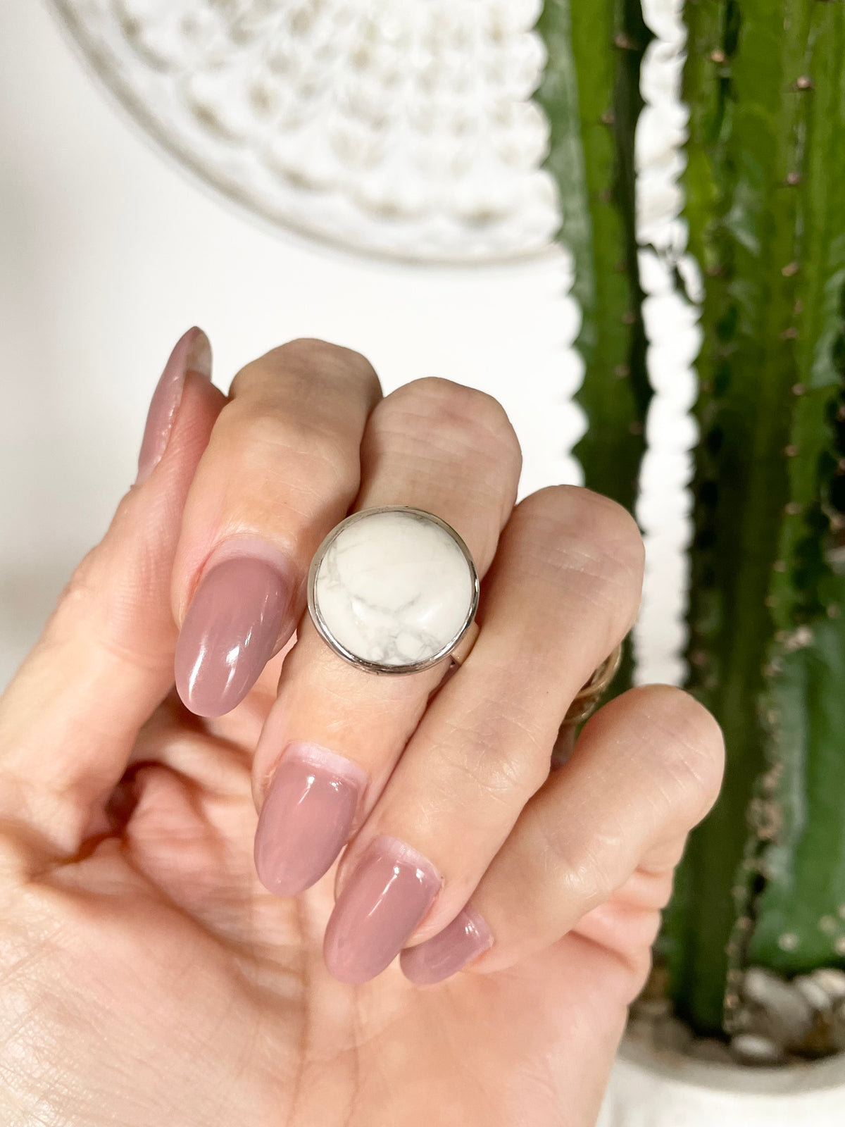 White Howlite Ring ~ Size 8