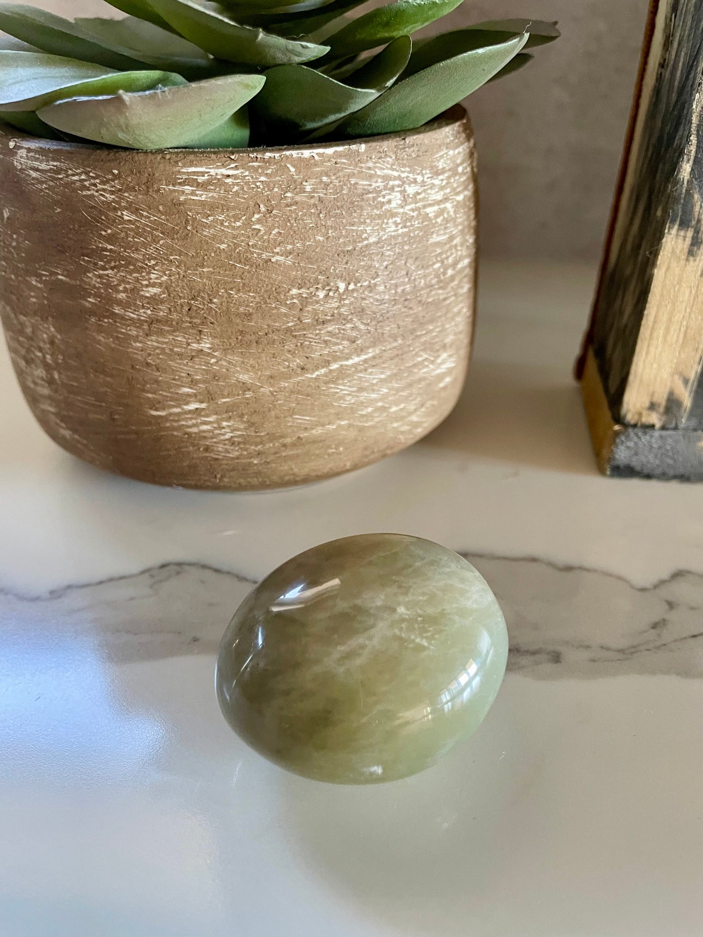 Garnierite\Green Moonstone Pillow Palm Stone