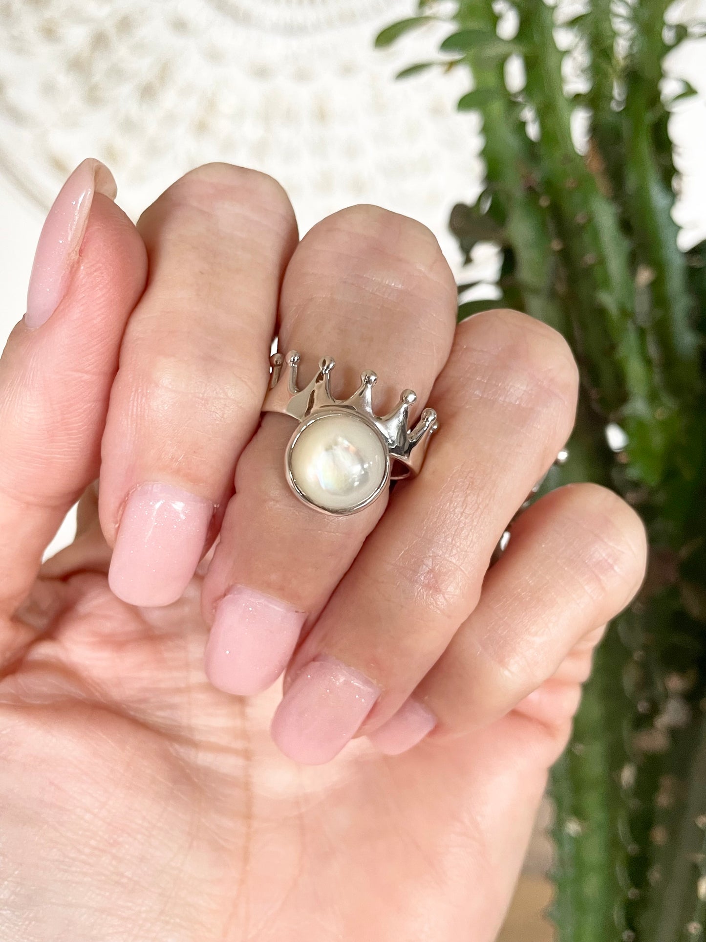 Mother of Pearl Silver Ring ~ size 7