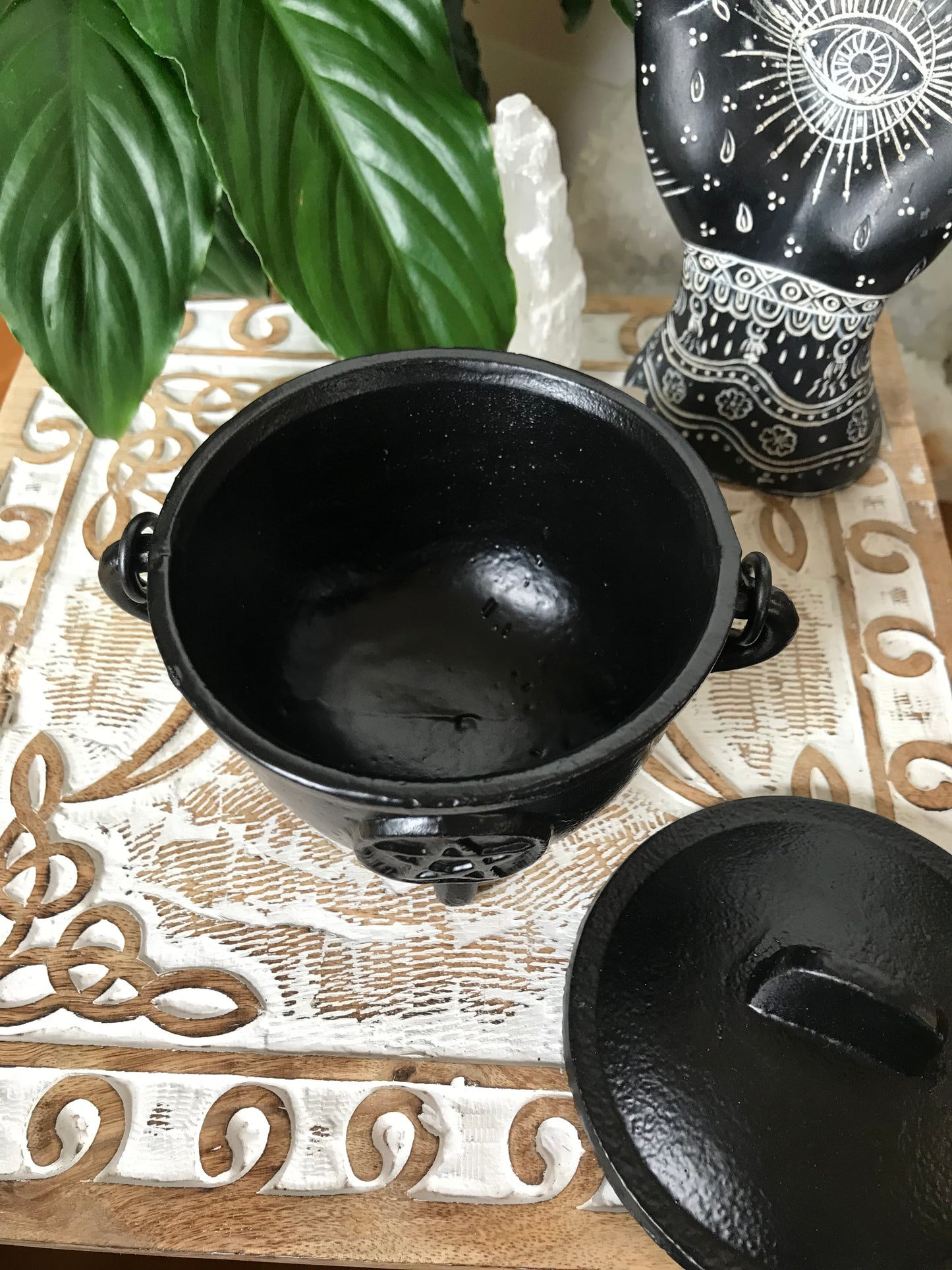 Cast Iron Cauldron Large ~ Pentacle