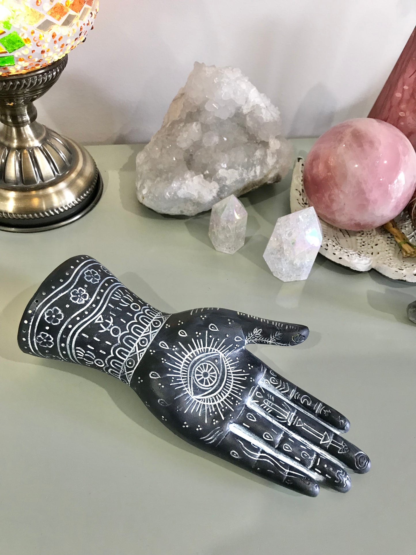 Divination Hand ~ Black/White