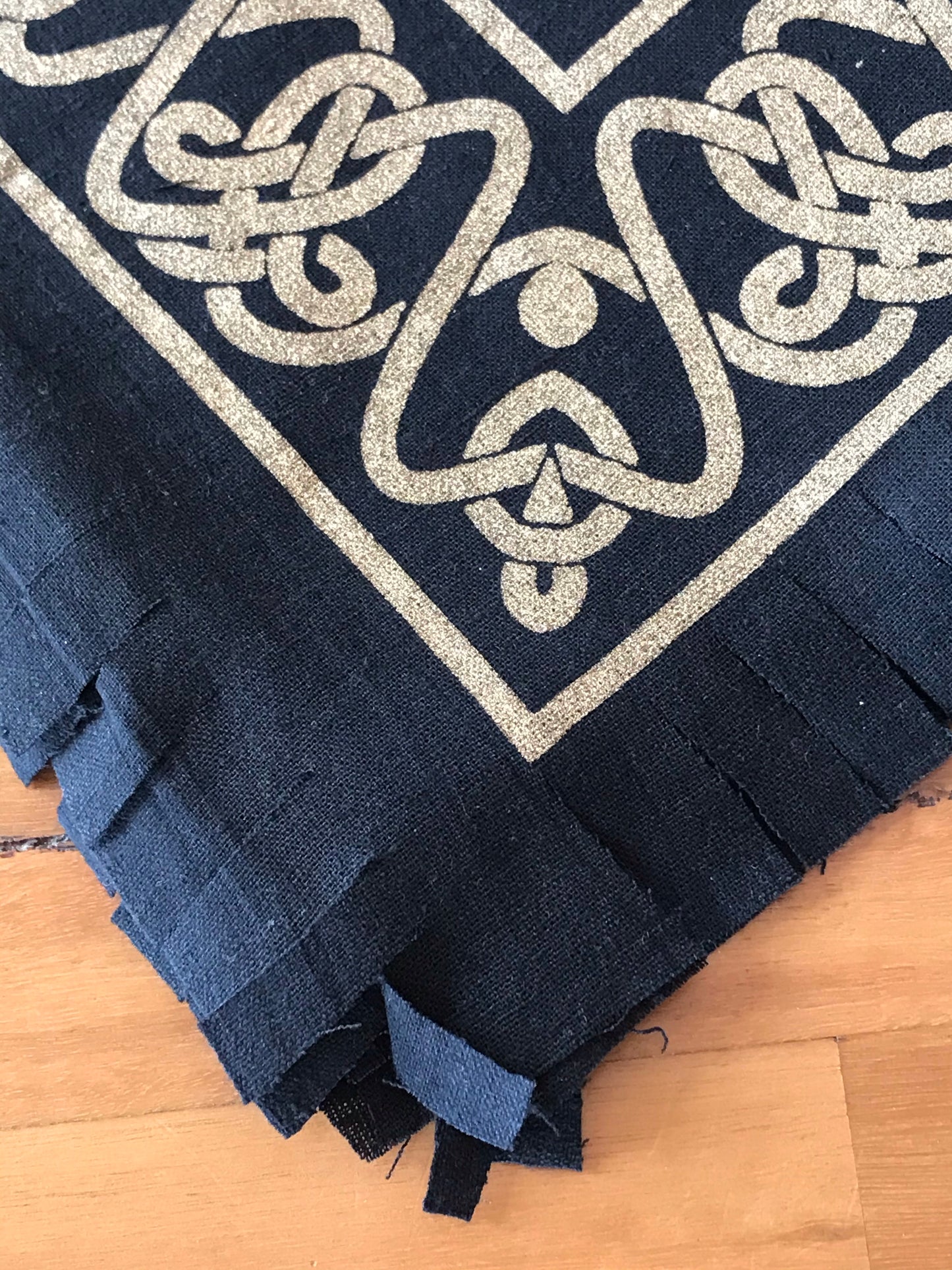 Cloth Altar ~ Triquetra