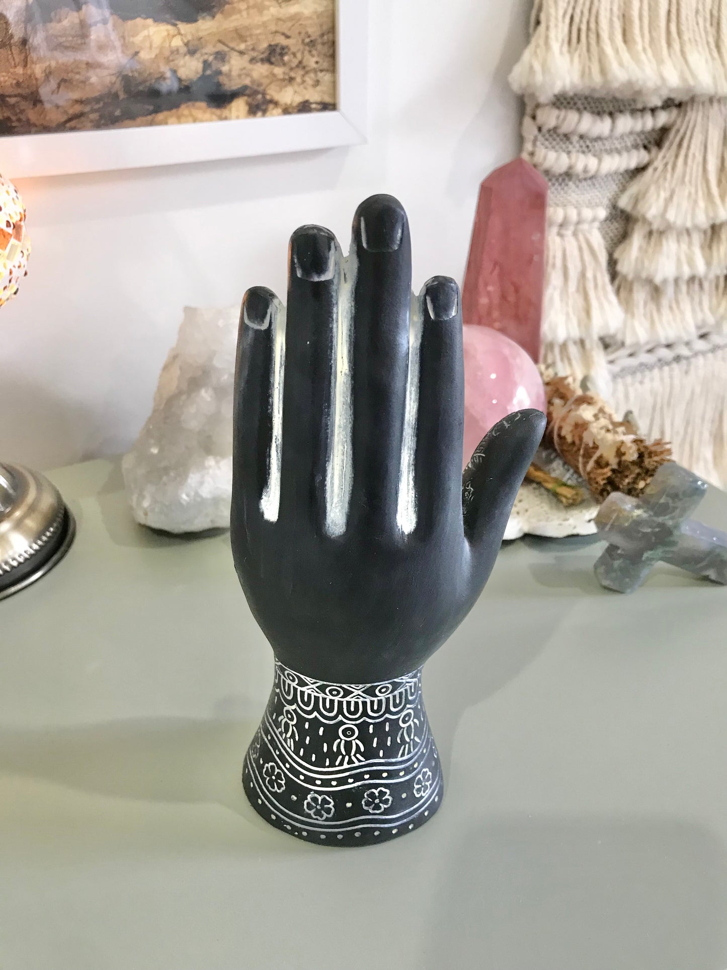 Divination Hand ~ Black/White