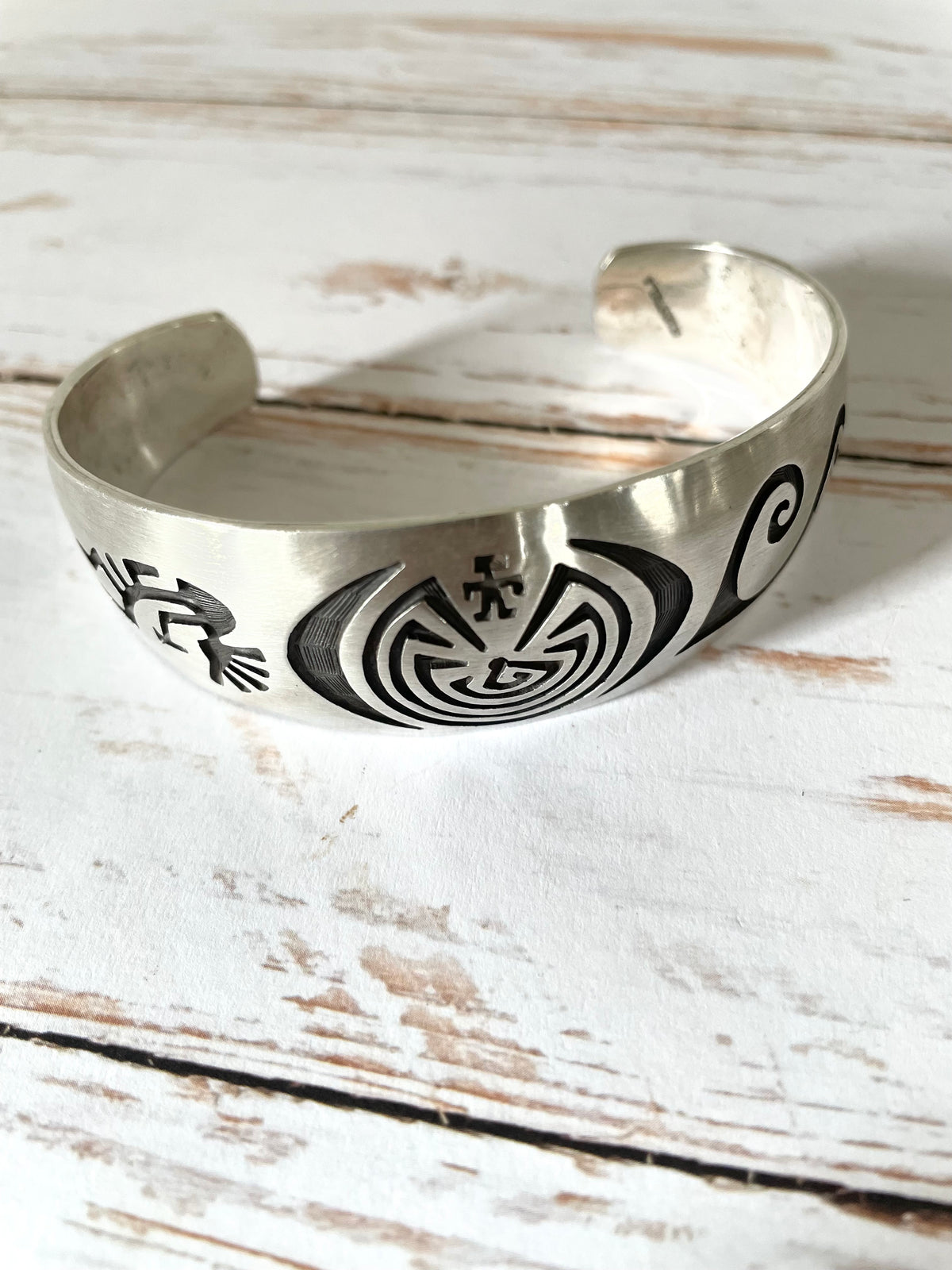 Navajo/Hopi Man in the Maze Silver cuff