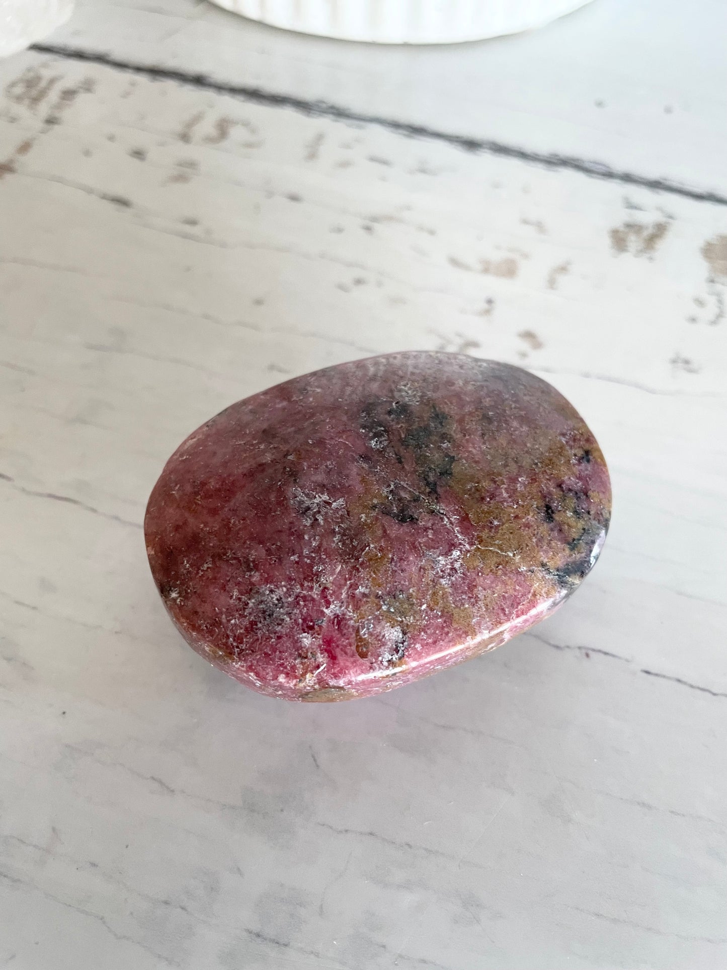 Rhodonite Pillow / Palm Stone