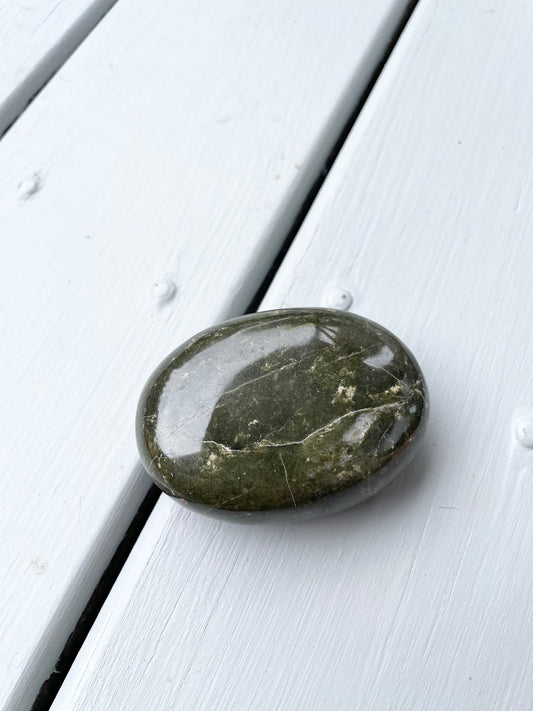 Vasanite Pillow /Palm Stone
