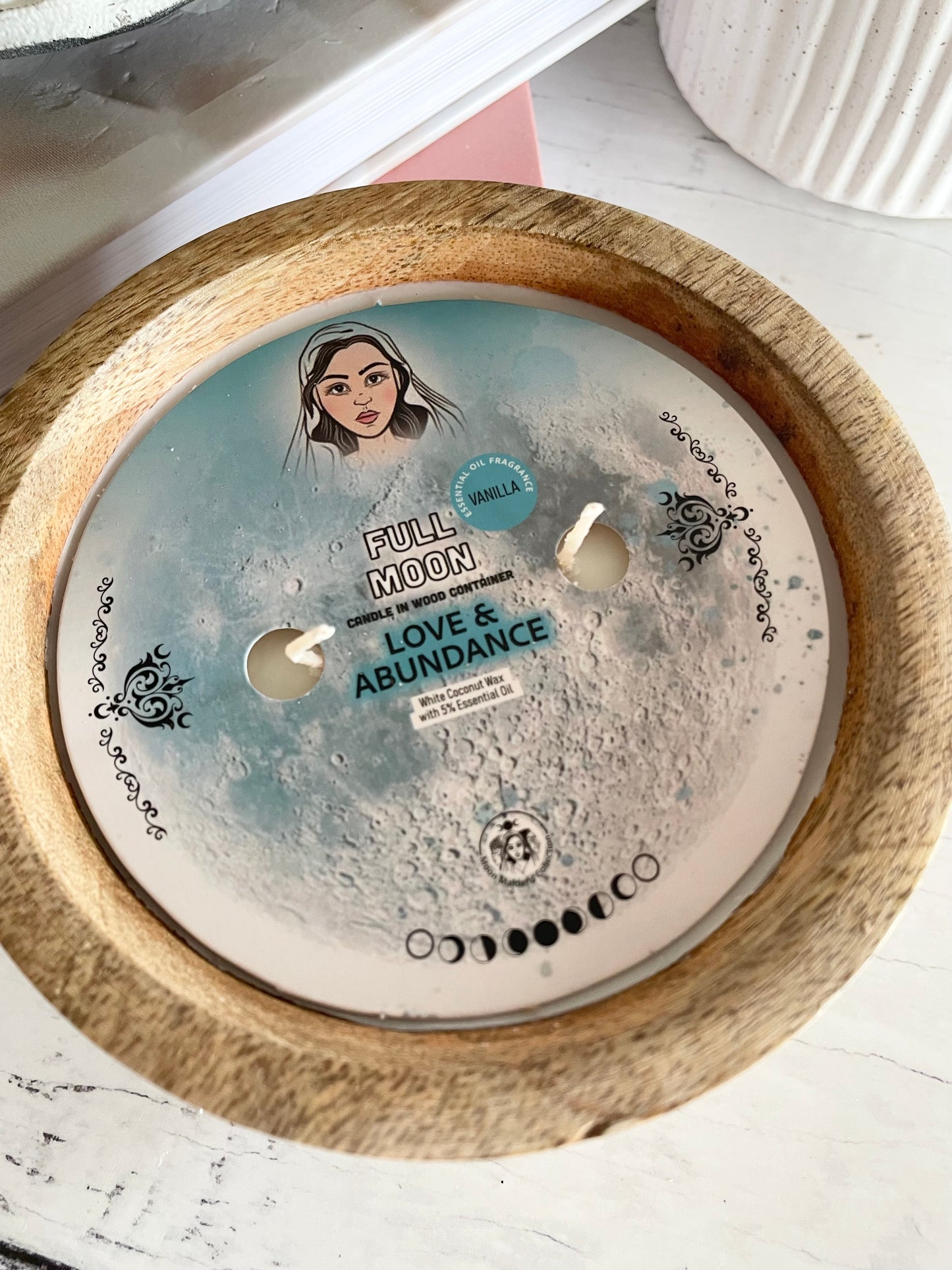 Full Moon Vanilla Candle - Love & Abundance