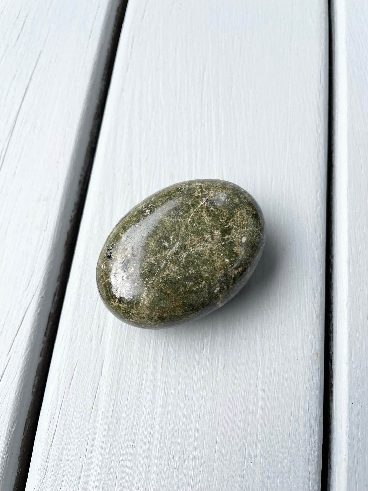 Vasanite Pillow /Palm Stone