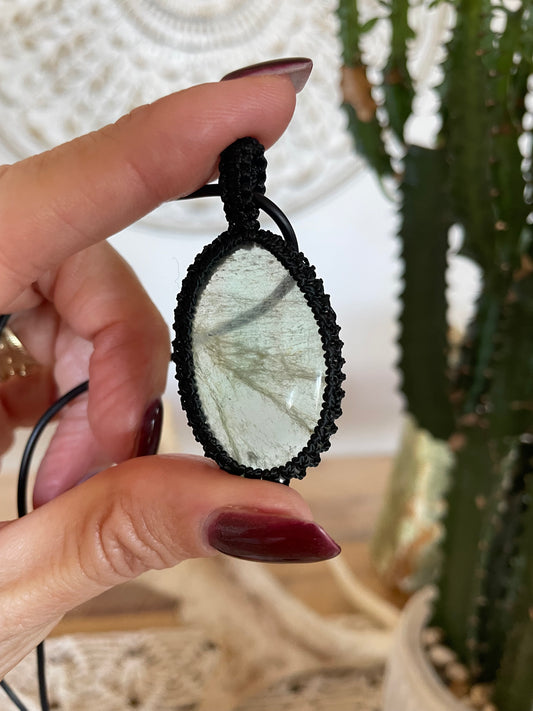 Macrame Pendant ~ Fluorite