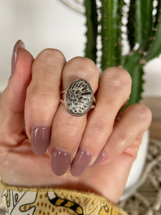 Stingray Coral Ring ~ Size 6