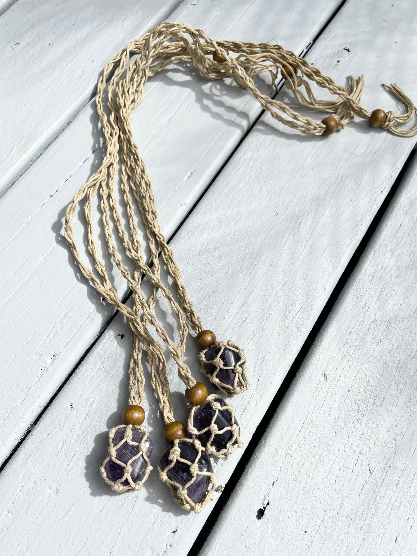 Macrame adjustable crystal necklace - Amethyst