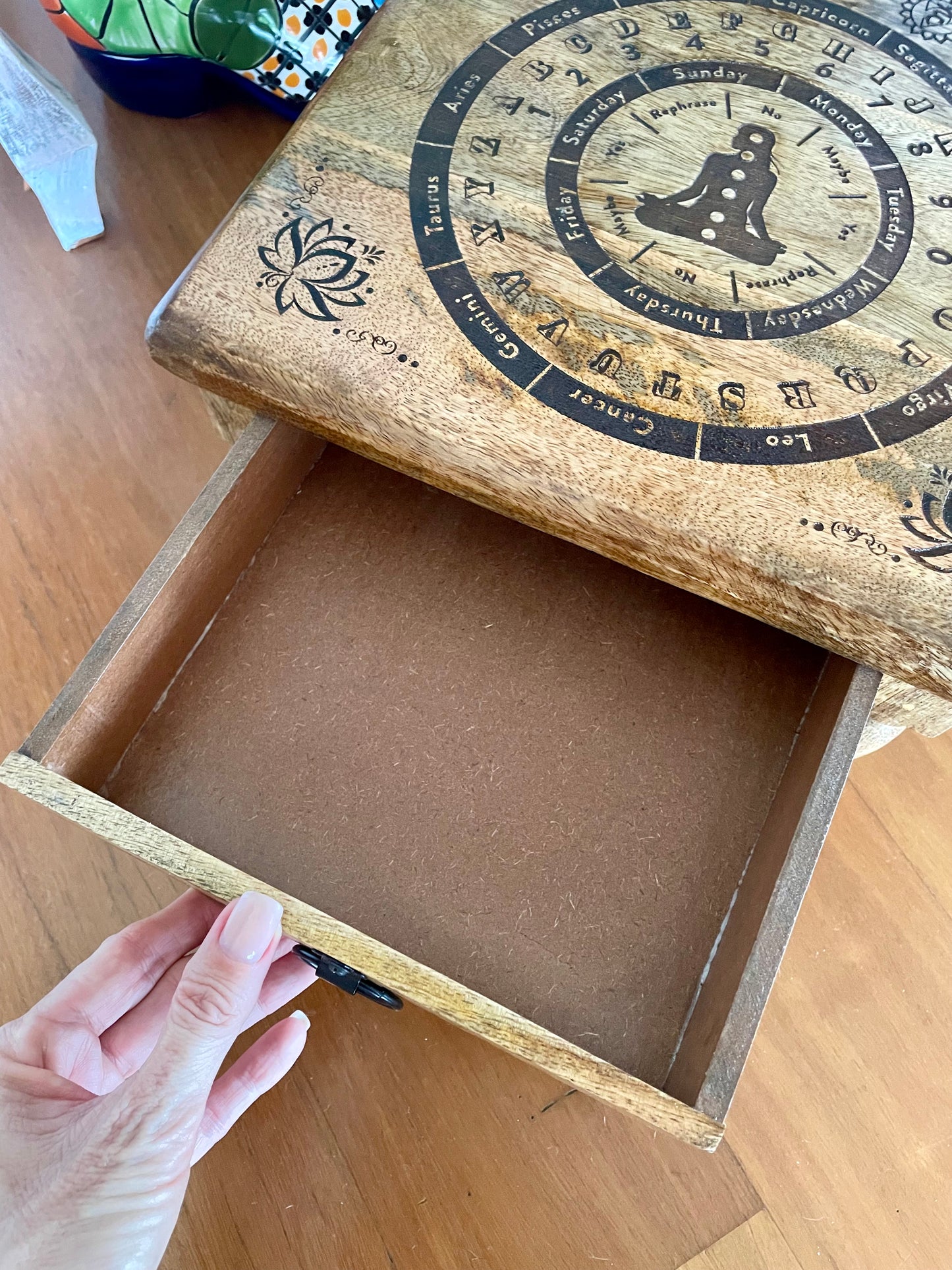 Zodiac Divination Pendulum Altar Table