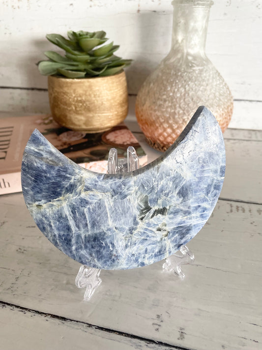 Kyanite Moon
