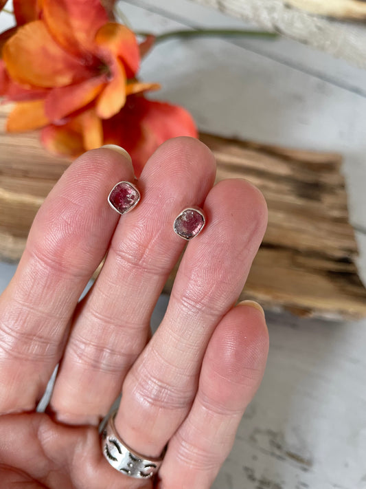 Pink Tourmaline Posts