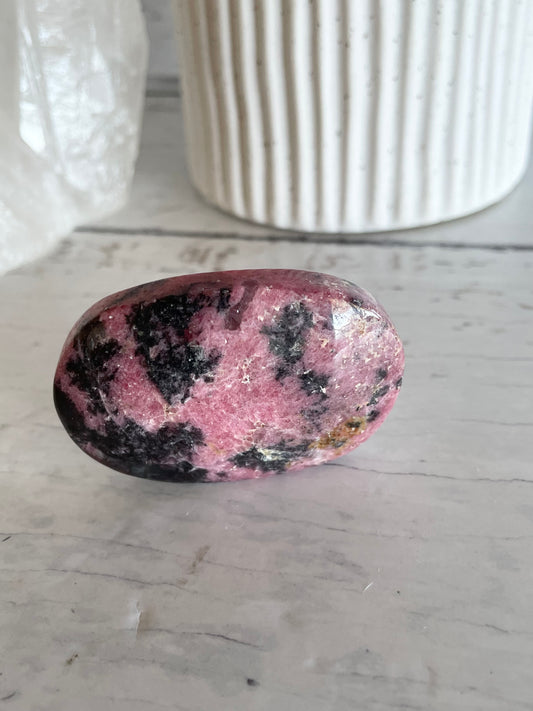 Rhodonite Pillow / Palm Stone