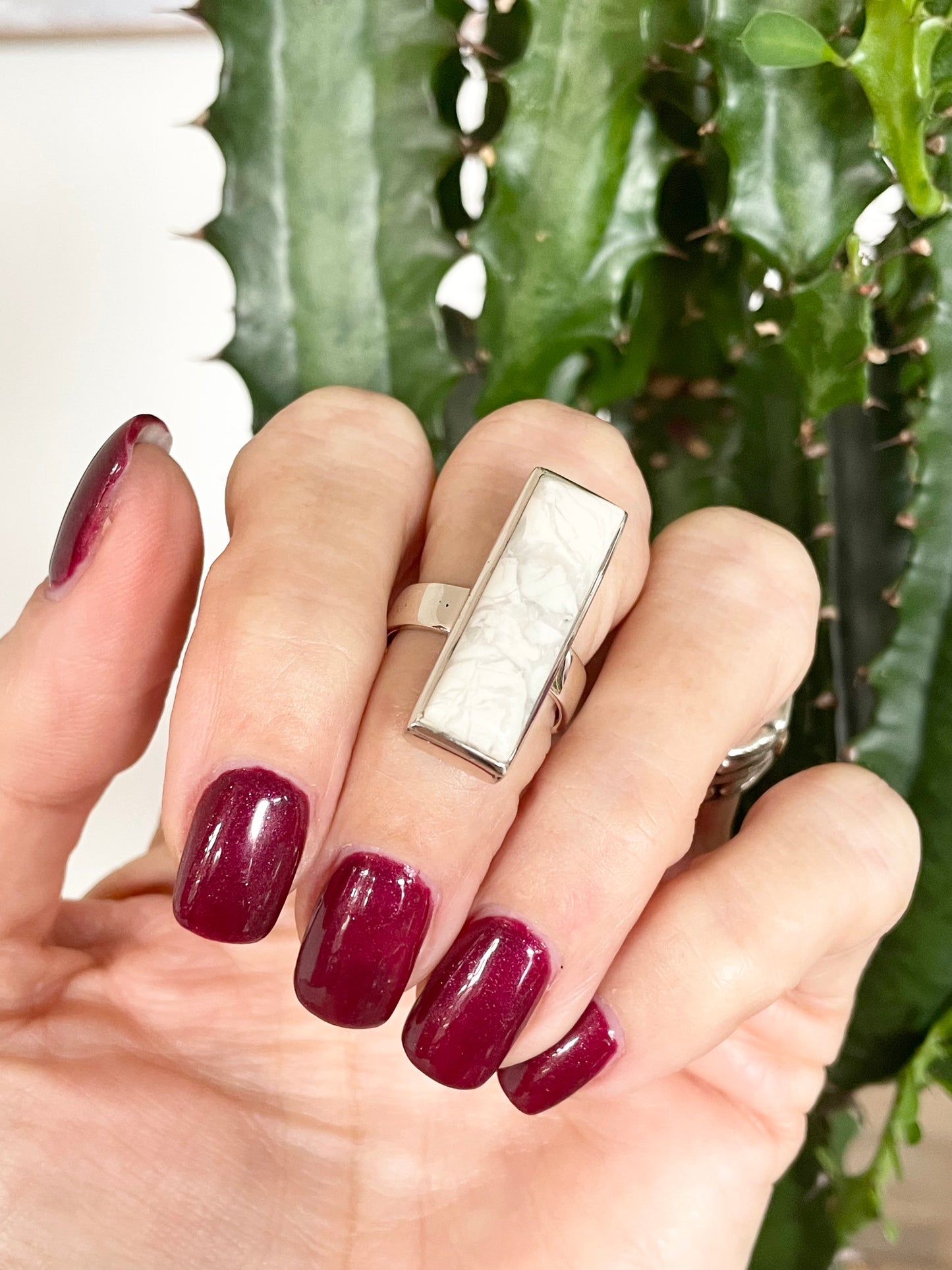 S&M White Howlite Ring ~ Size 6