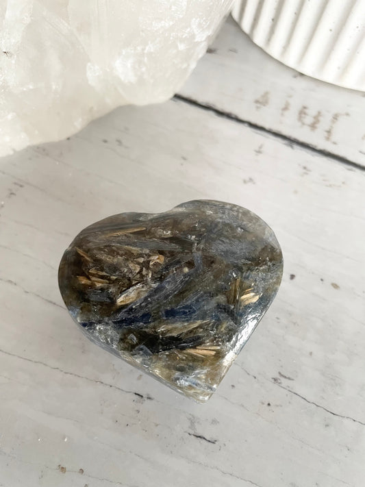 Kyanite Heart