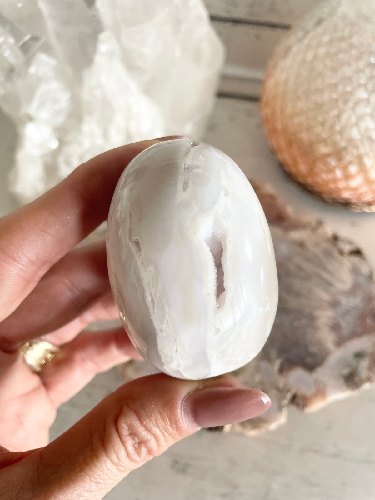 White Agate Egg includes holder