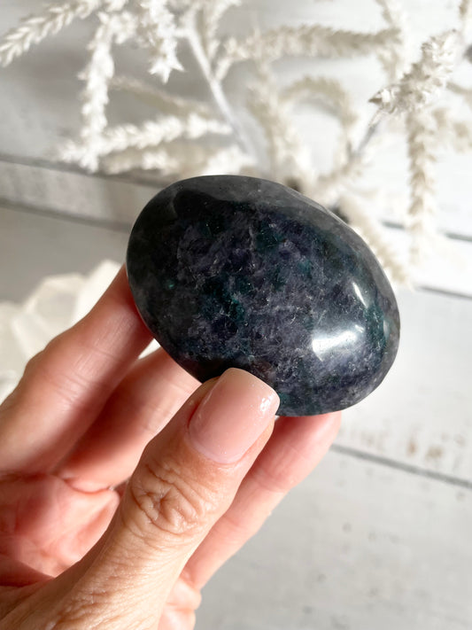 Iolite Pillow Palm Stone