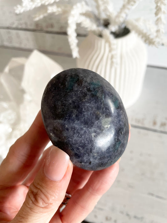 Iolite Pillow Palm Stone
