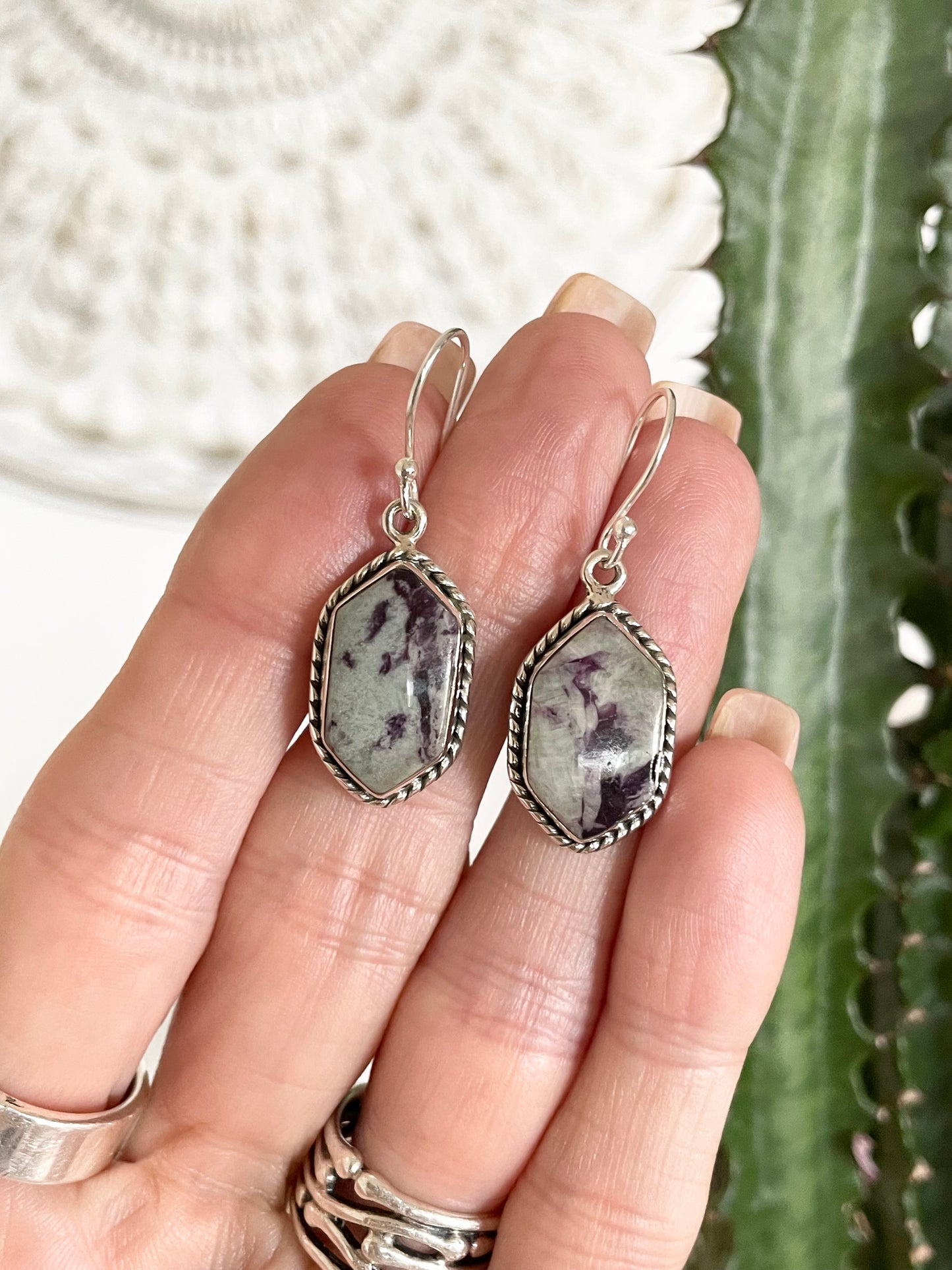 Kamemerite Dangles