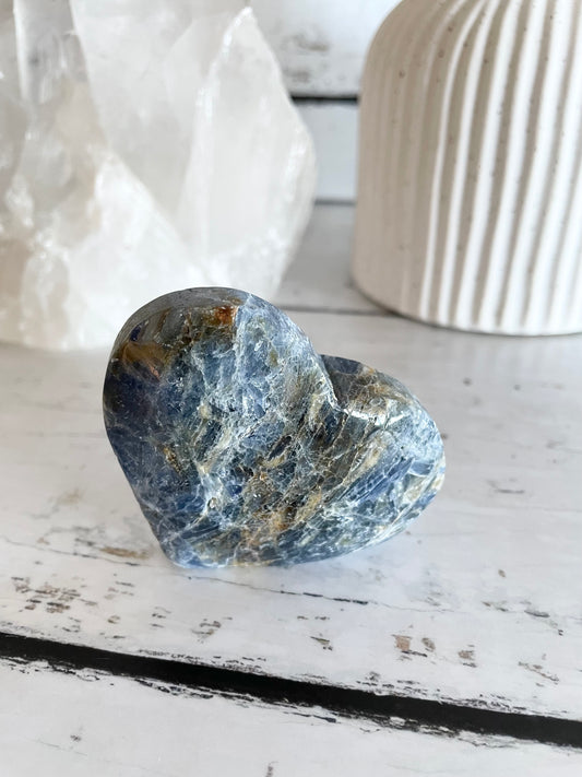 Kyanite Heart