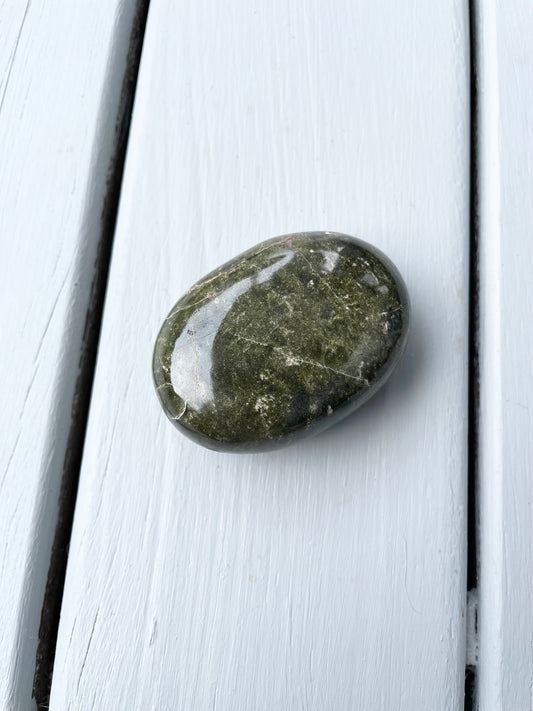 Vasanite Pillow /Palm Stone