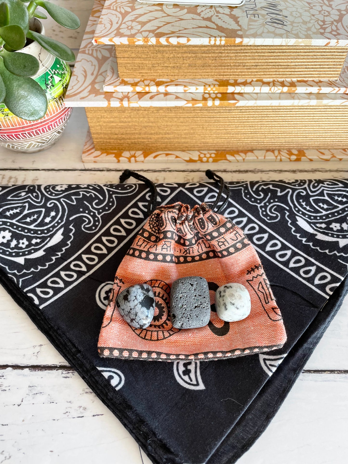 Bandana Black Pouch Set ~ Grounding & Pain Easing