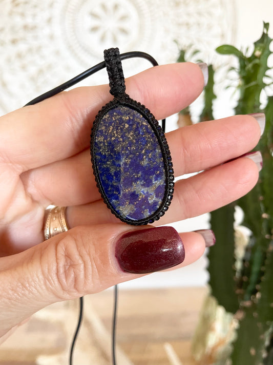 Macrame Pendant ~ Lapis Lazuli