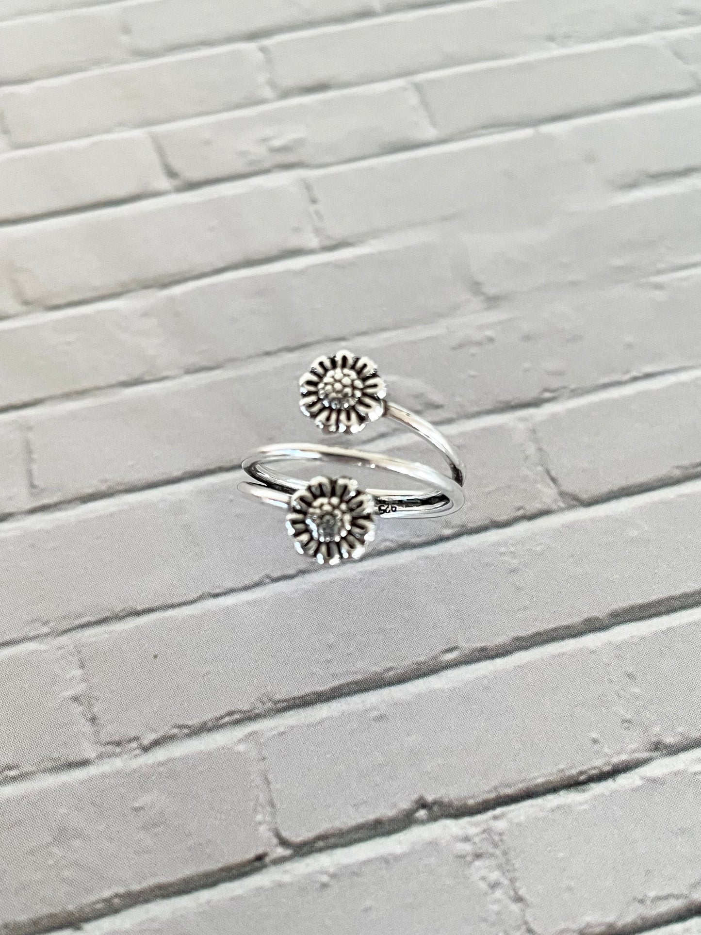 Silver Toe Ring ~ Flower Power