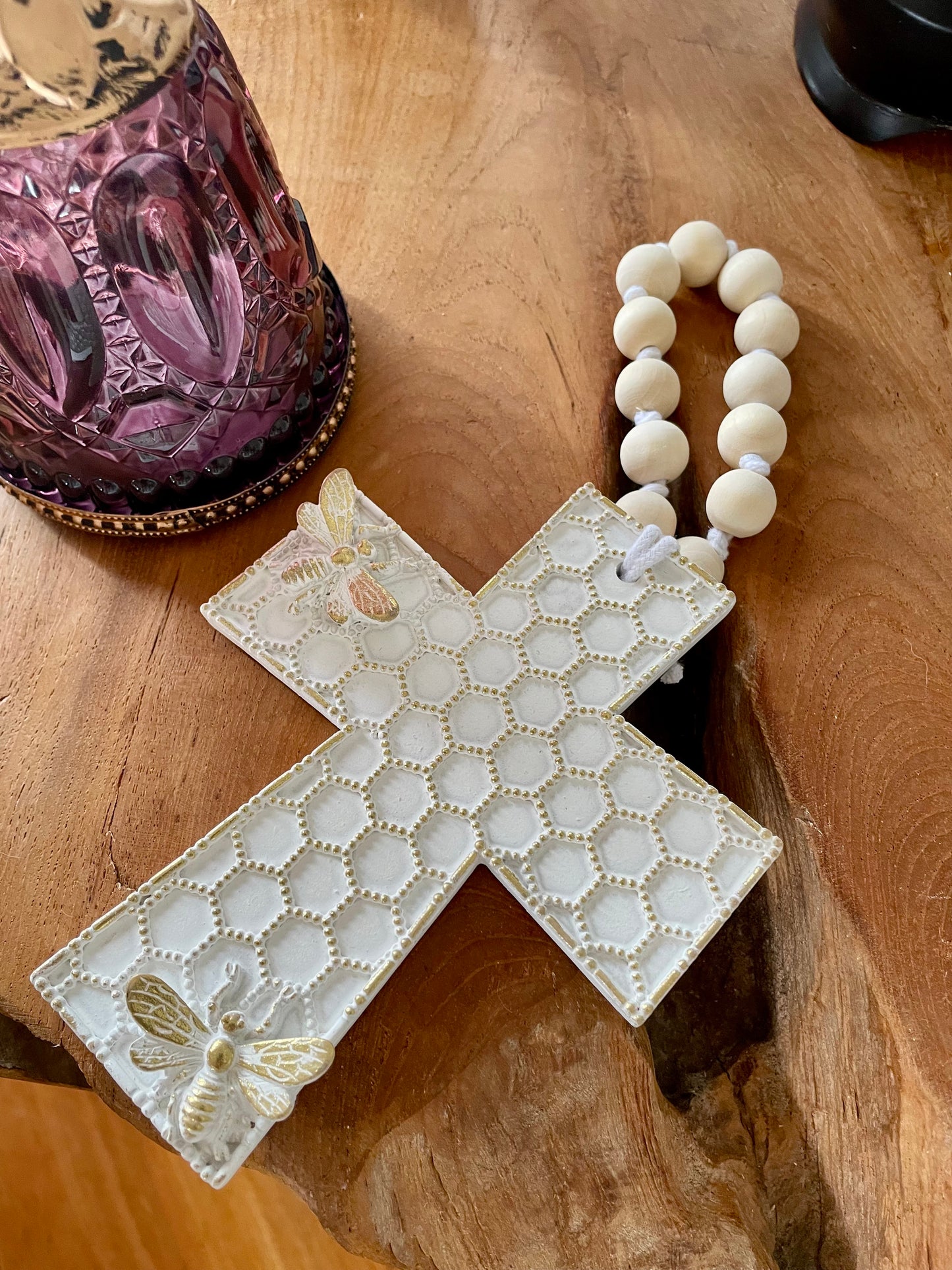 Spirit Bee French Provincial Cross