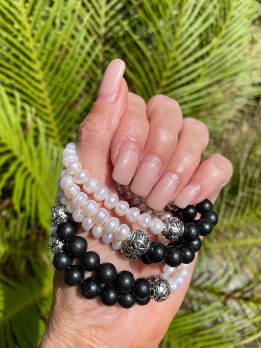 Shungite/Pearl Healing Bracelet