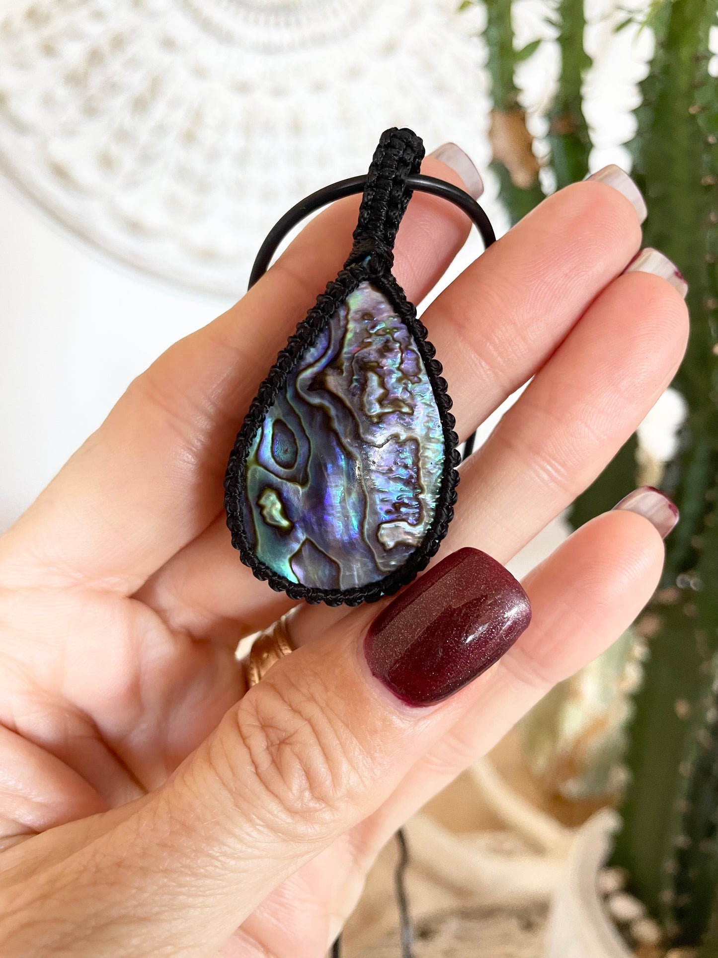 Macrame Pendant ~ Abalone