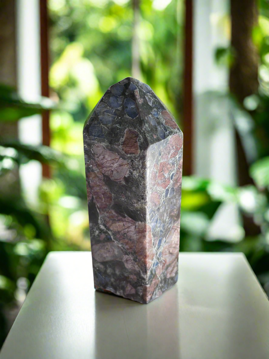 Que Sera / Llanite Generator
