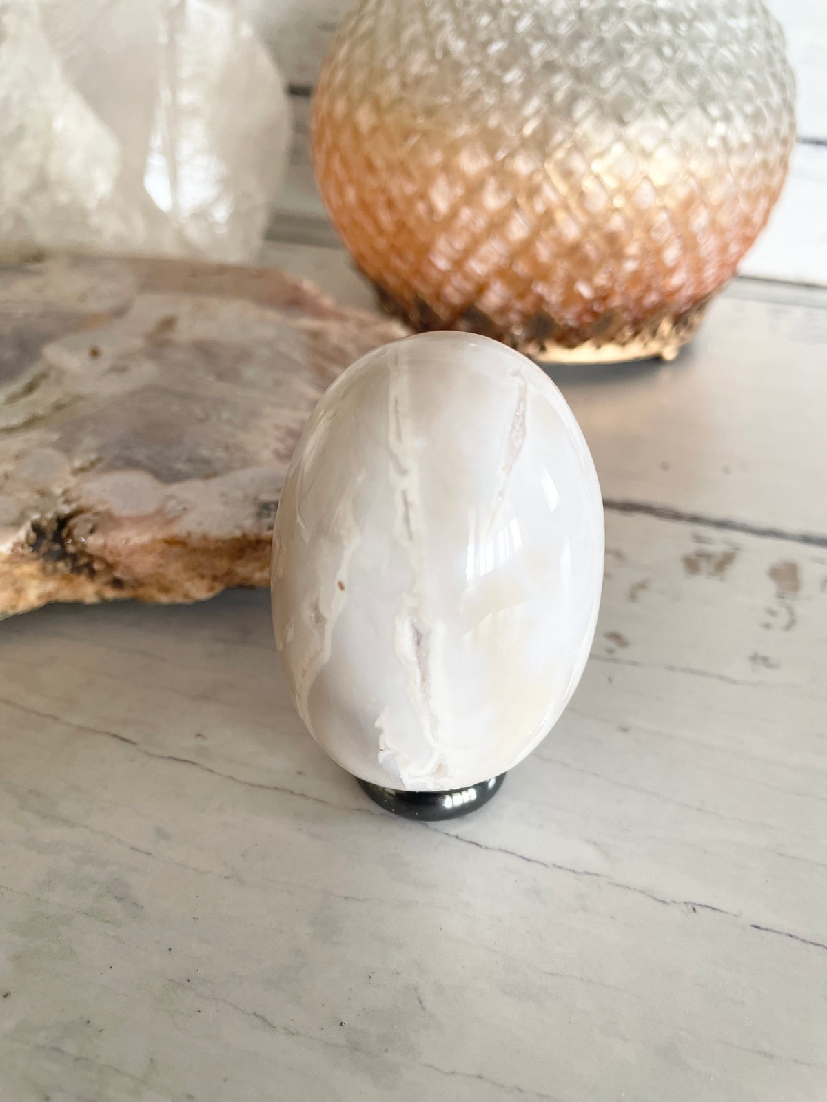White Agate Egg includes holder