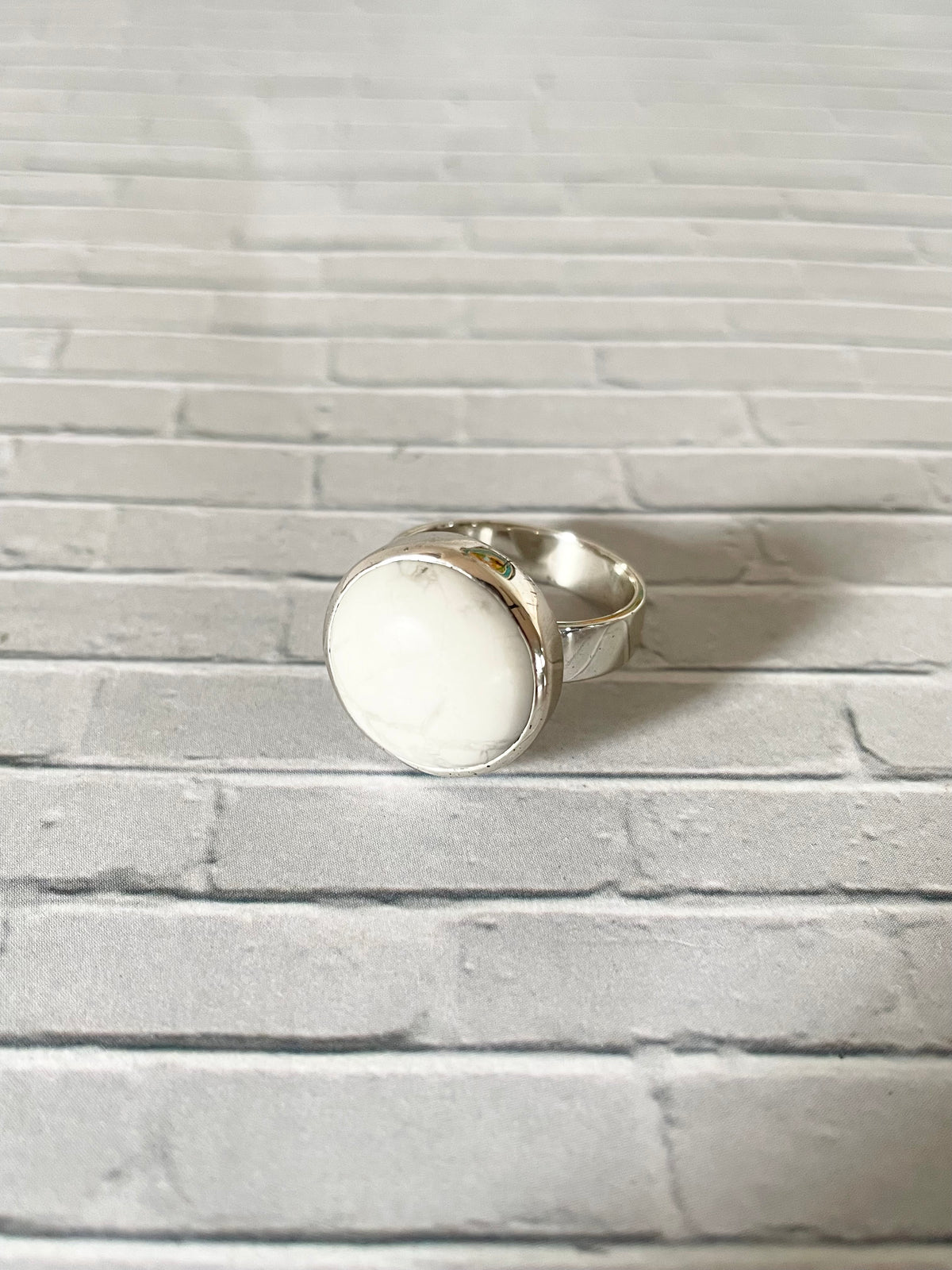 White Howlite Ring ~ Size 8