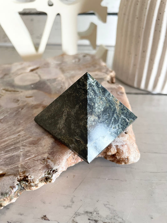 Kambaba Jasper Pyramid